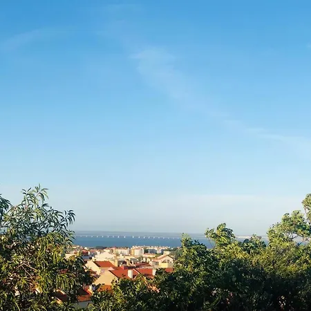 Thewhitebase Penha 242 Apartment